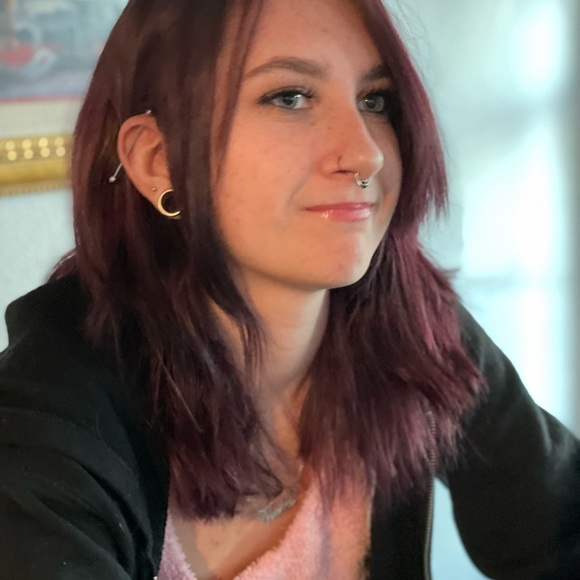 Meet your Posher, Violet - Picture 2 of 8